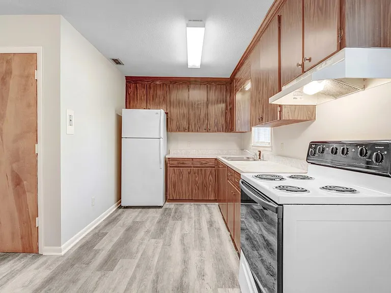 151 Scott Hills Dr #D-1 — Photo 12