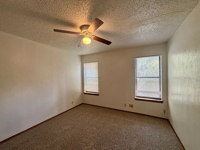 5311 Doe Valley Ln — Photo 10
