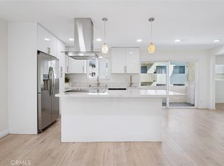 5330 Zelzah Ave APT 7, Encino, CA 91316