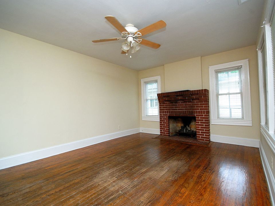 1st image of 710 E Elm St