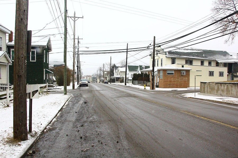 2nd image of 321 E Main St