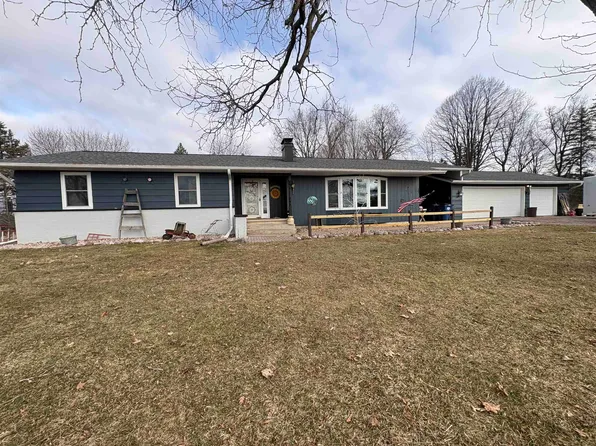 W8166 Belle Plaine Ave, Shawano, WI 54166