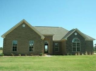 198 Village Knl, Wetumpka, AL 36093