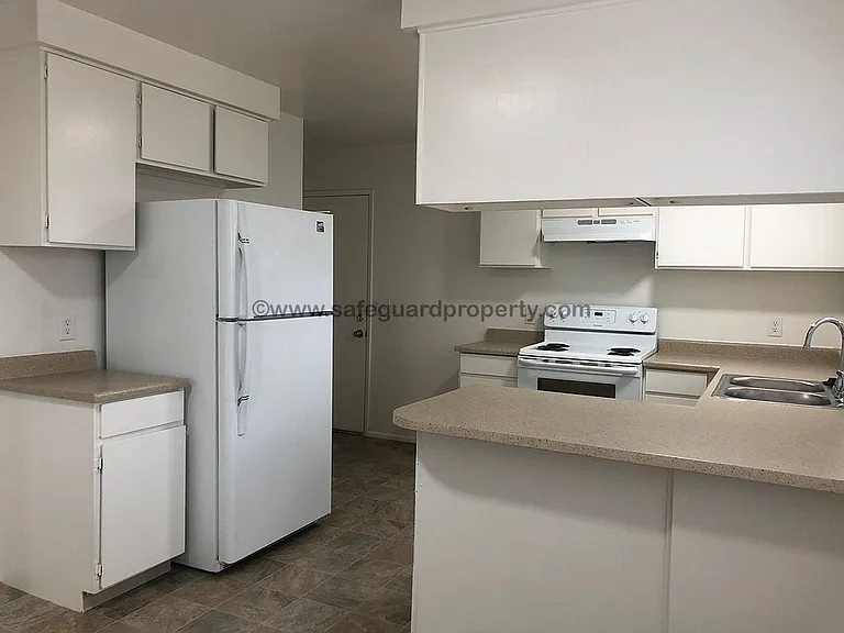 5204 S Kingswood Dr — Photo 4