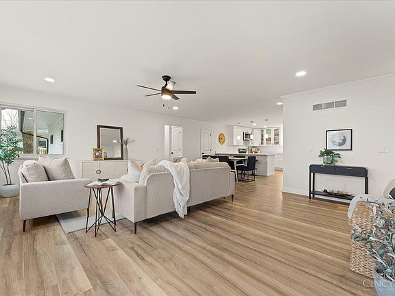 3rd image of 7481 Heatherwood Ln