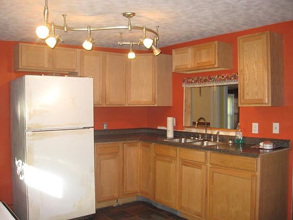 4th image of 530 King St