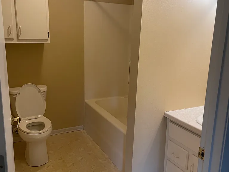 610 N 3rd St #2 — Photo 5