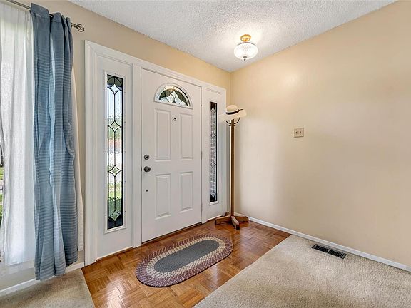 5th image of 4076 Waterfall Dr