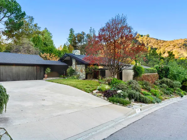 1345 Carnarvon Dr, Pasadena, CA 91103