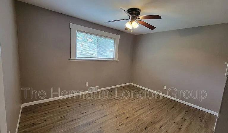 8720 Marcella Ave — Photo 8