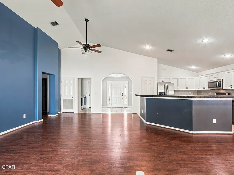 211 Biltmore Pl — Photo 11