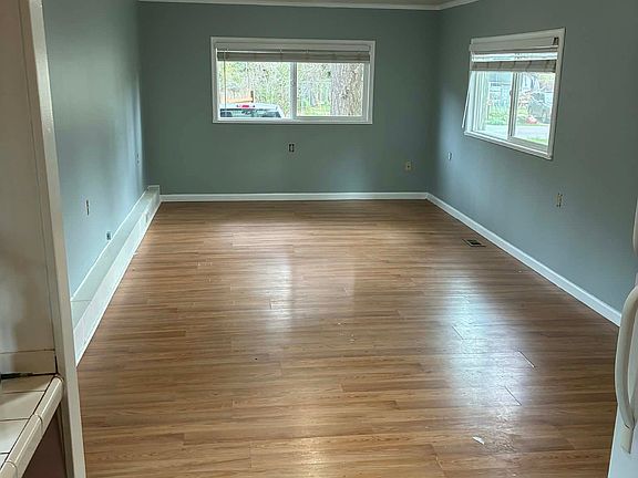 3rd image of 6261 Shamrock Rd