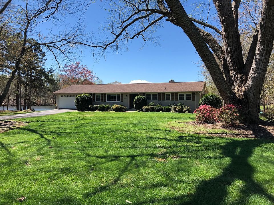 1st image of 455 Saranac Dr