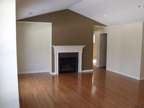 2nd image of 12B Knollwood Holw