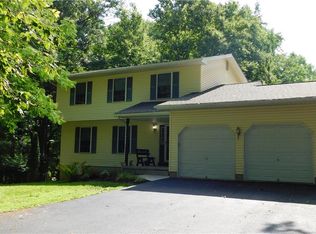 9 Benfield Rd, Macungie, PA 18062