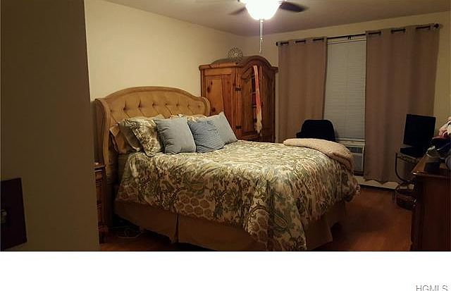 1st image of 12-4 Foxwood Dr