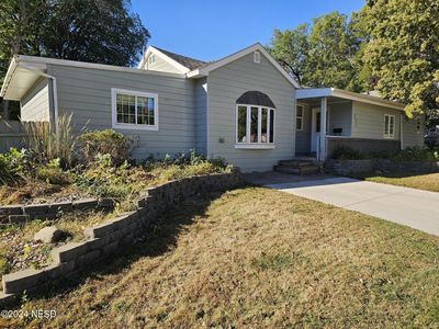 204 10th Ave NE, Watertown, SD, 57201