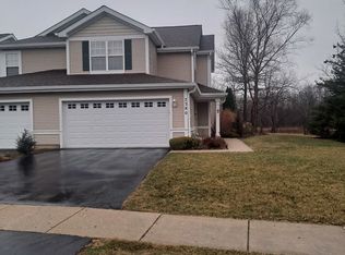 2280 W Bentley Ln, Round Lake, IL 60073