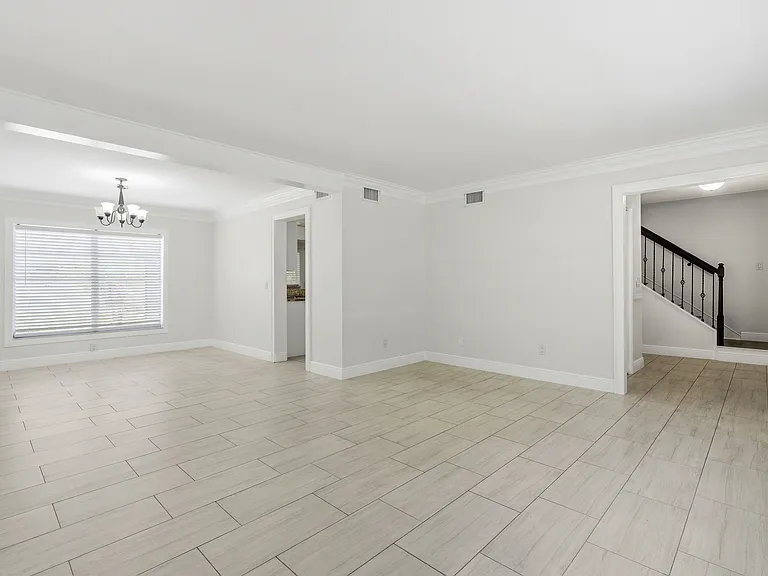 7014 Edenbrook Ct — Photo 5