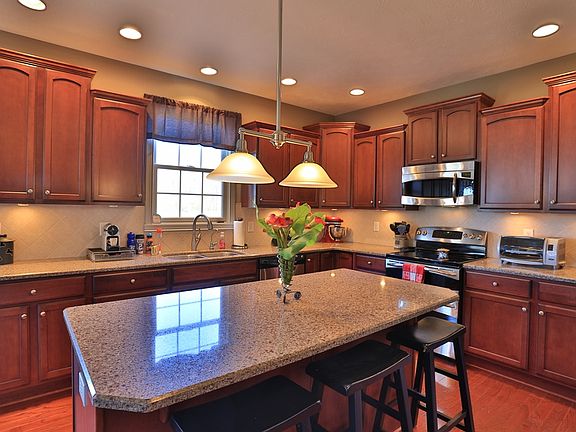 2nd image of 6822 W Thornebush Dr