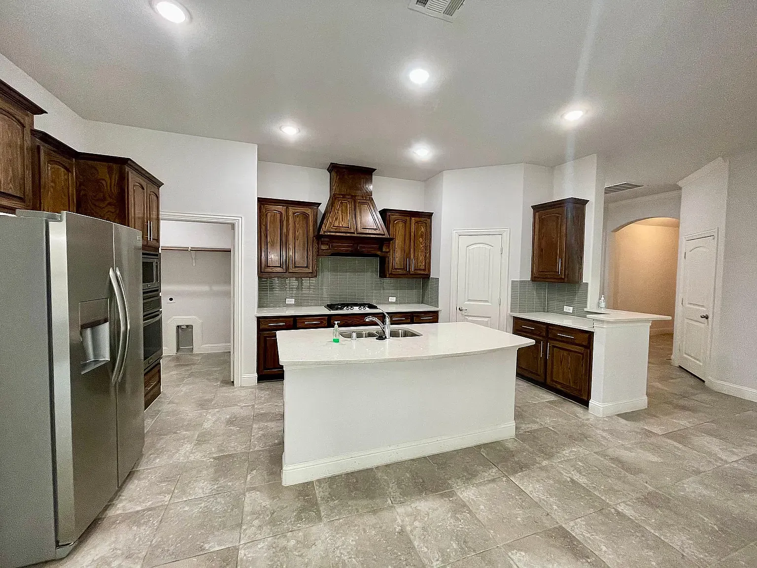 3 bed, 2057 sqft, $2,795 — Photo 2