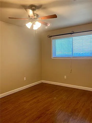 2 bed, 1.0 bath, 900 sqft, $1,600 — Photo 3