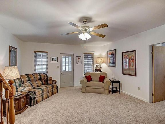 4th image of 12102 Bright St NE