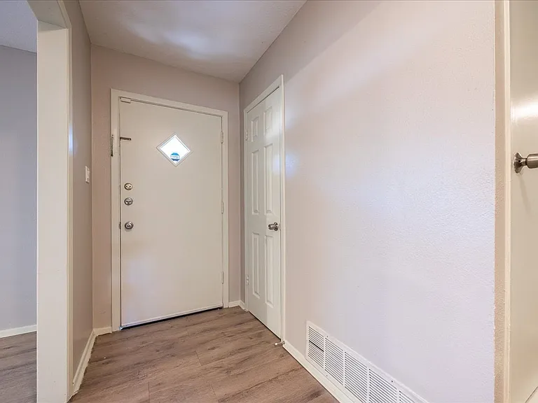 1313 E Sherman Dr — Photo 20