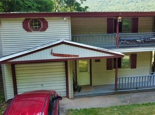 1353 Peas Eddy Rd, Hancock, NY 13783