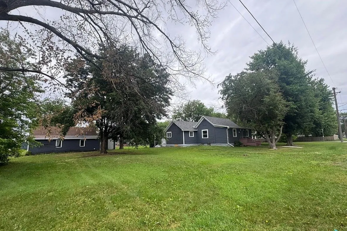 4 bed, 1263 sqft, $1,600 — Photo 3