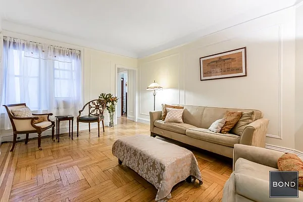 Sold by Bond New York | media 9