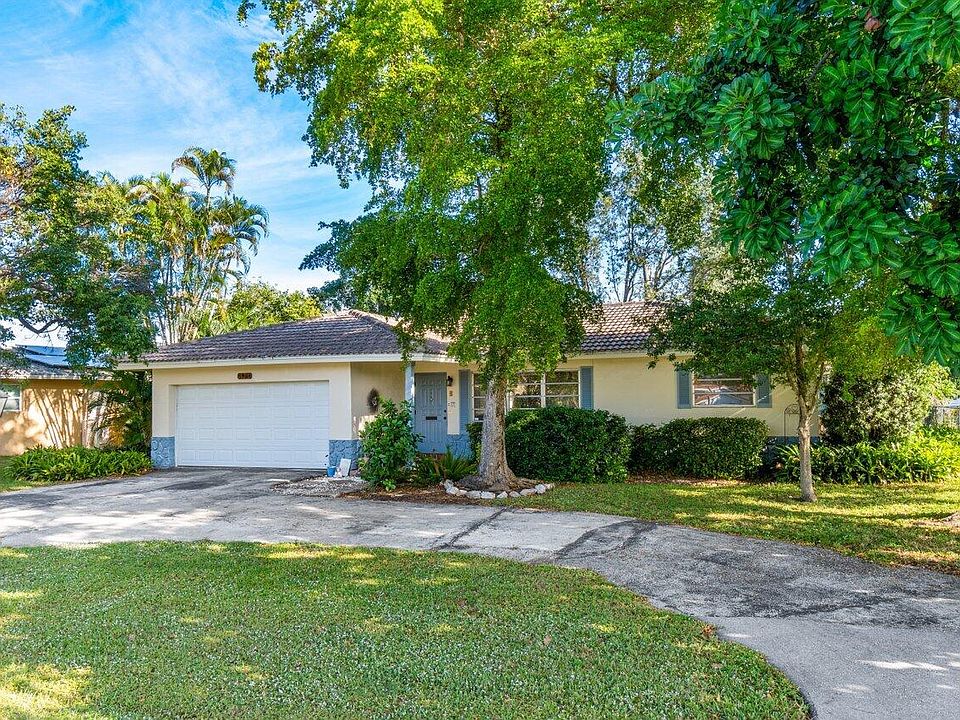2nd image of 7951 NW 37th Drive