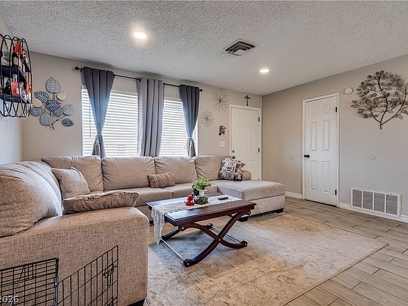 4th image of 3978 Saguaro Ln