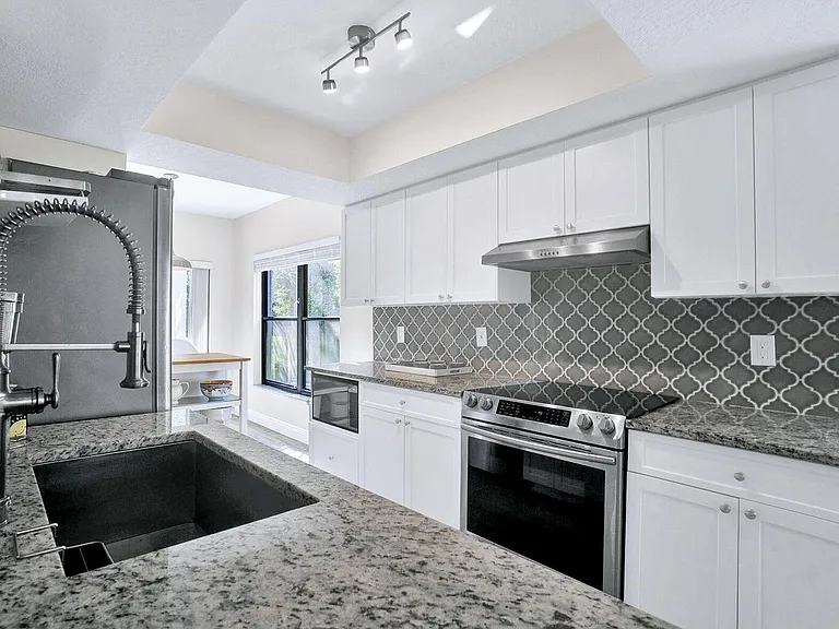 11311 Pond View Dr #C101 — Photo 8