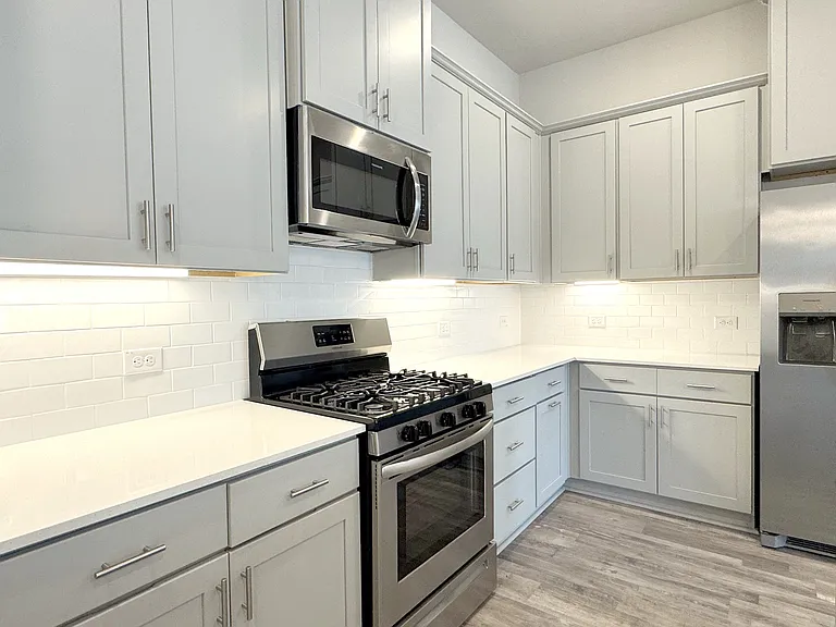 3200 N Collins St — Photo 2