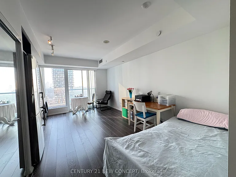 68 Shuter St #1811 — Photo 11