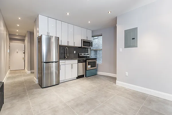 Rented by Heritage Realty LLC | media 10