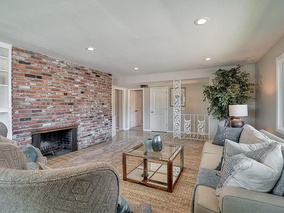 5th image of 1702 Valpico Dr