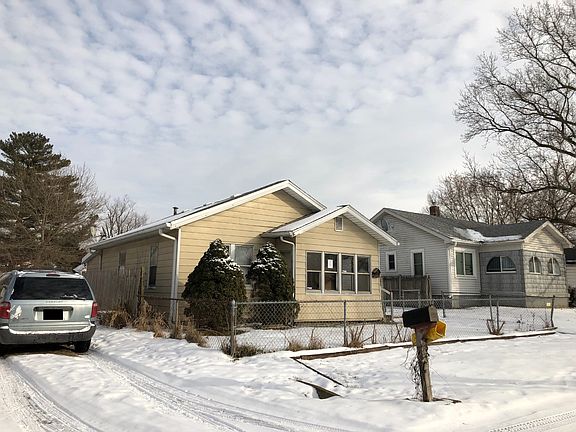 3rd image of 351 Woodrow Ave