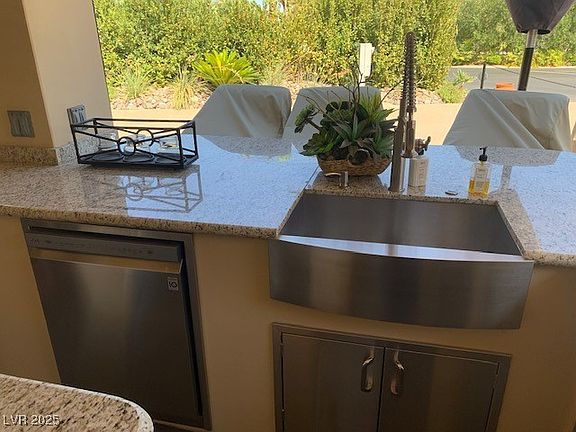 4th image of 8175 Arville St #295