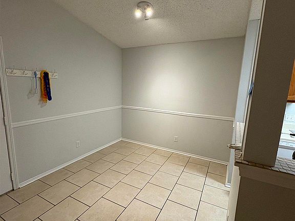 5th image of 2303 Michigan Ave #B8