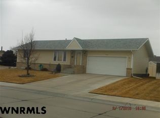 705 Westwood Dr, Gering, NE 69341