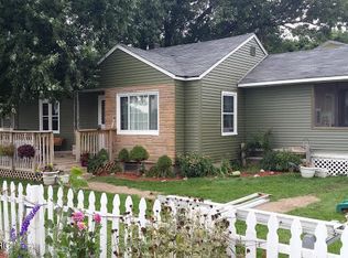 206 N 1st St, Edmore, MI 48829