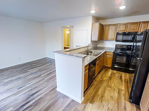 4th image of 2301 Redwood St APT 1103