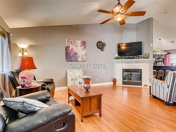 4th image of 2708 W El Campo Grande Ave