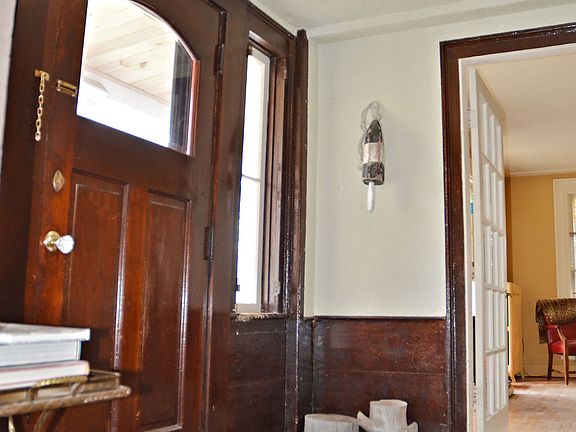 5th image of 4013 Chatham St