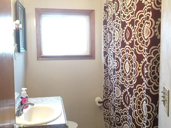 27118 Ice Harbor Dr, Burbank, WA 99323