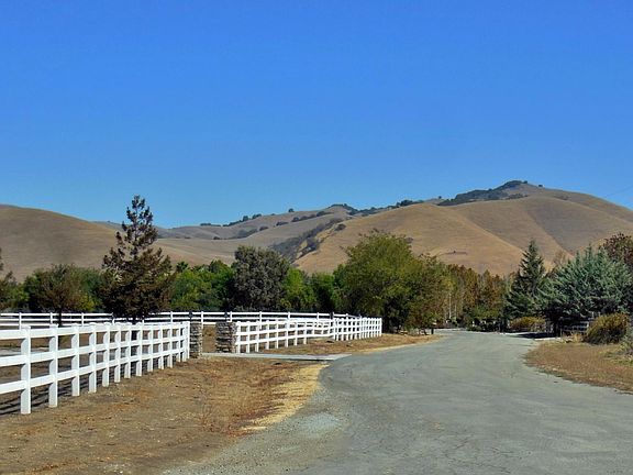 3rd image of 300 Torrano Ct