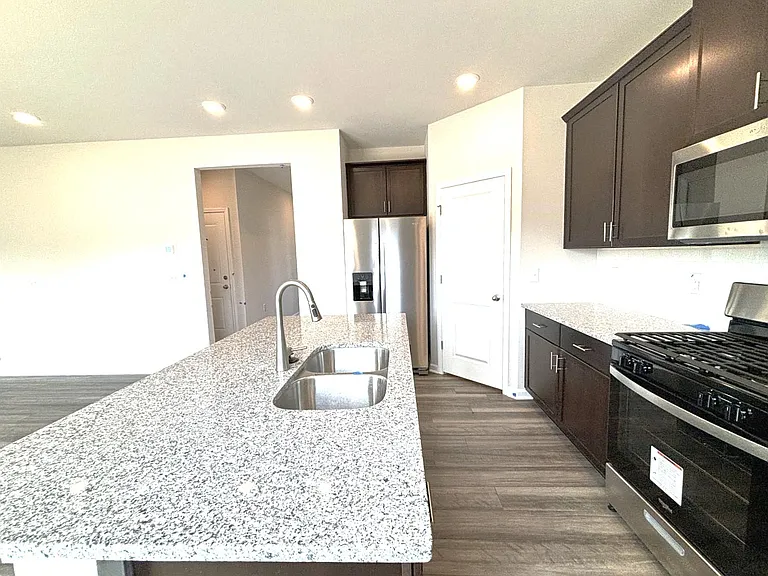 932 Crow Branch Dr — Photo 5