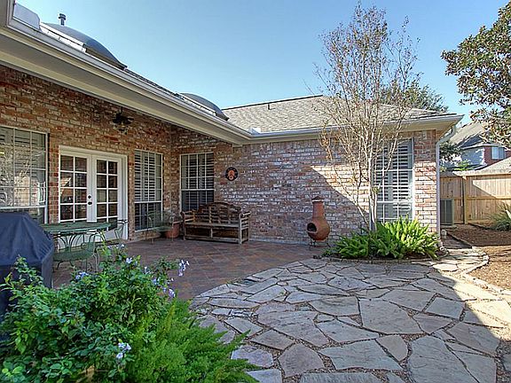 3rd image of 37 Kelliwood Courts Cir